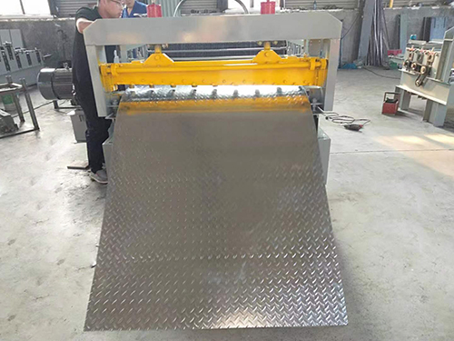 Embossing anti slide machine